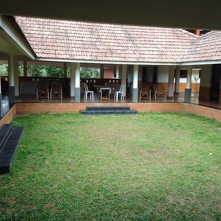 3 Hills County Kalpetta Bagian luar foto