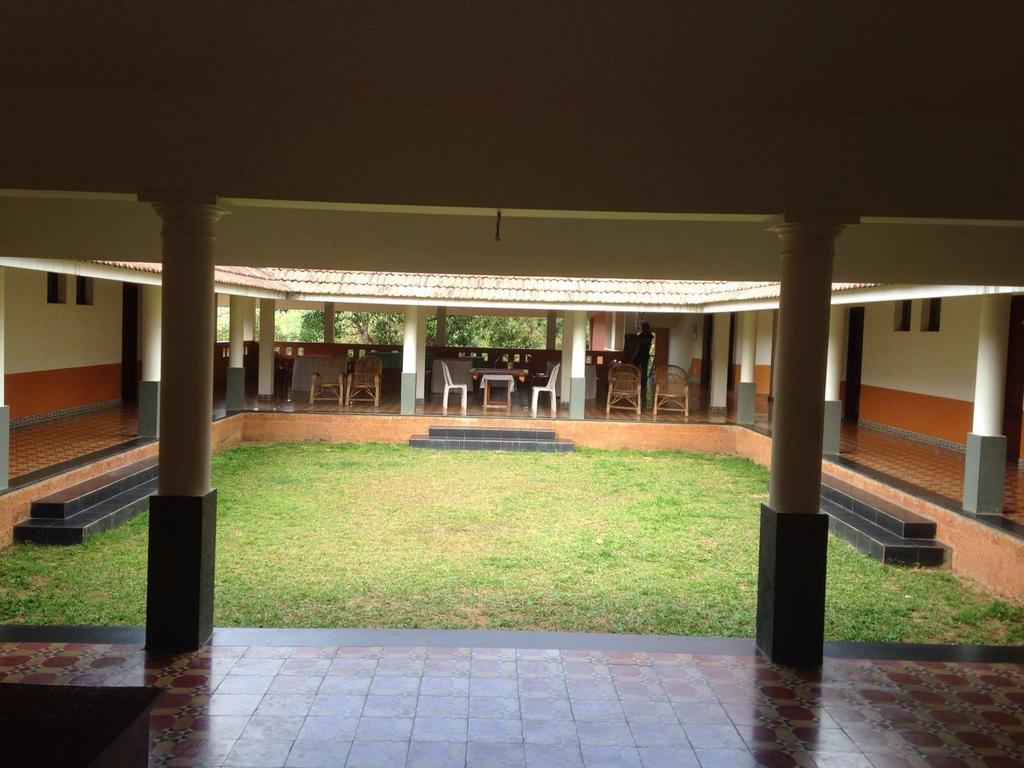 3 Hills County Kalpetta Bagian luar foto