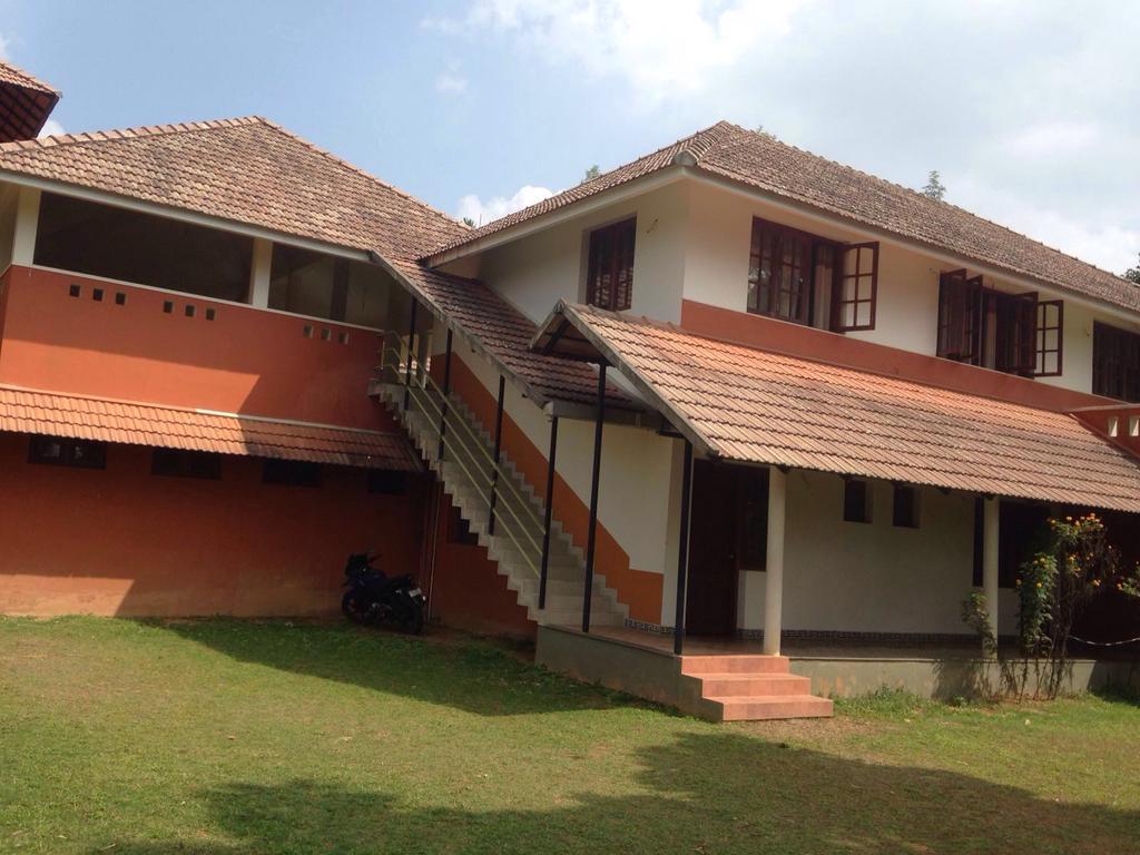 3 Hills County Kalpetta Bagian luar foto
