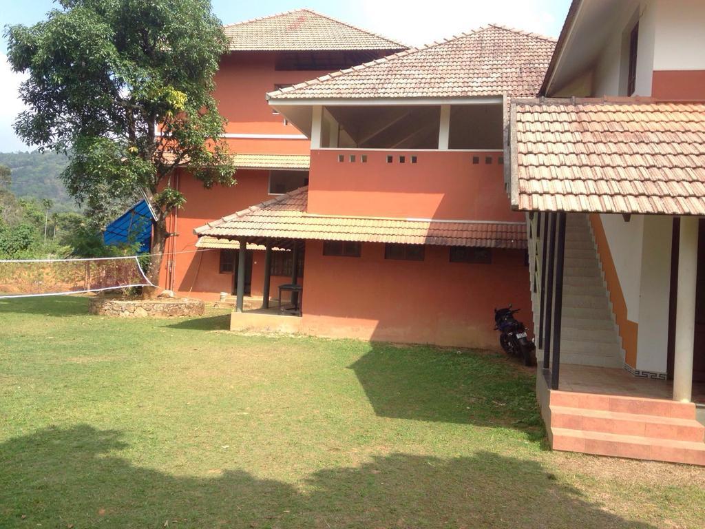 3 Hills County Kalpetta Bagian luar foto
