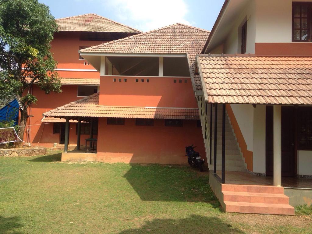 3 Hills County Kalpetta Bagian luar foto
