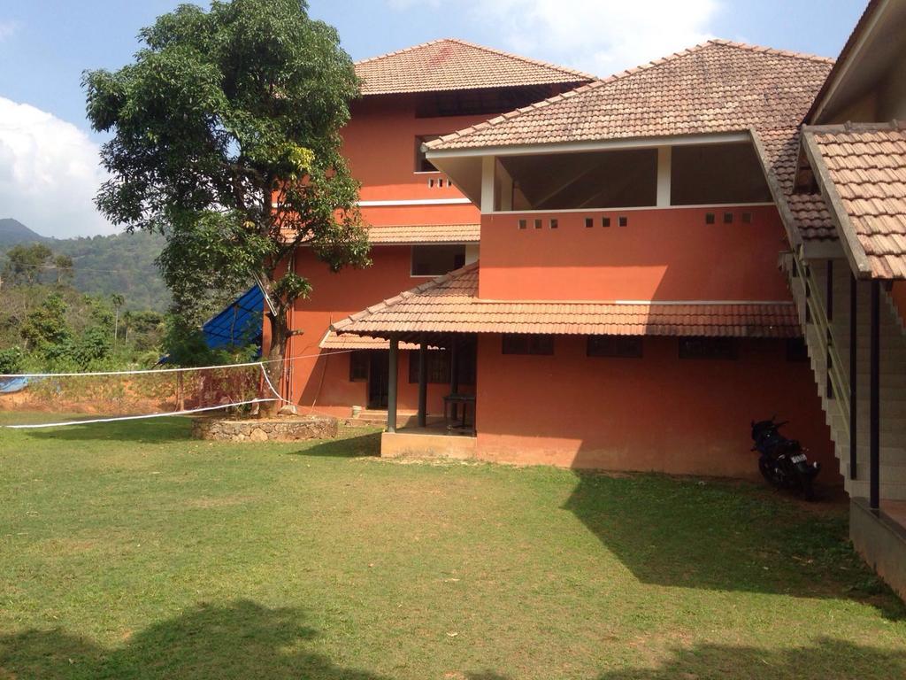 3 Hills County Kalpetta Bagian luar foto