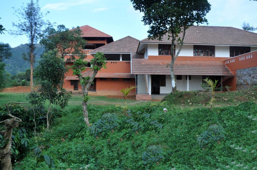 3 Hills County Kalpetta Bagian luar foto